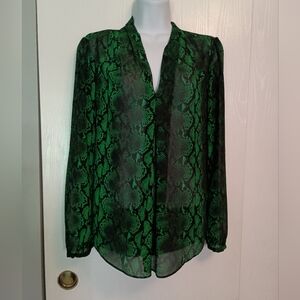 Michael Michael Kors blouse, sz p/s, emerald green snakeskin print